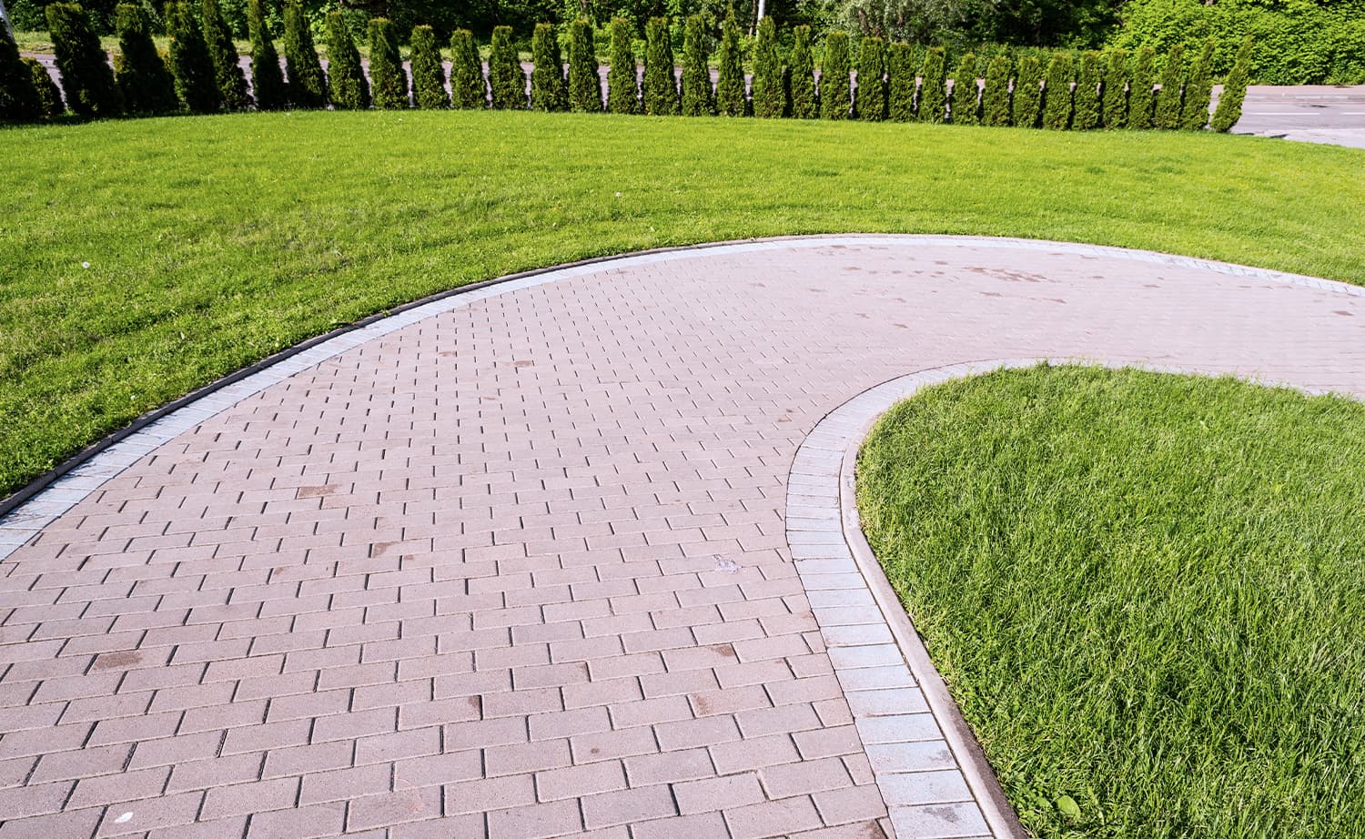 Pflasterbau, Gehwegpflaster, Einfahrtspflaster, Terrassenpflaster, Hofpflasterung, Natursteinpflaster, Pflastersteine, Pflasterverlegung, Pflasterreparatur, Pflastergestaltung.